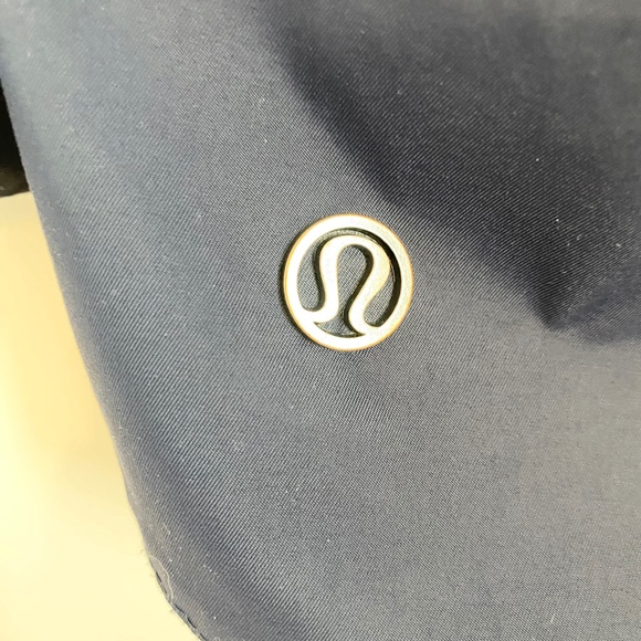 lululemon Fo-Drizzle Navy Jacket - Picture 2 of 9